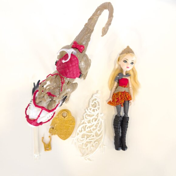 Ever After High Dragon Games Apple White & Braebyrn Dragon Playset - Complete - Picture 3 of 7